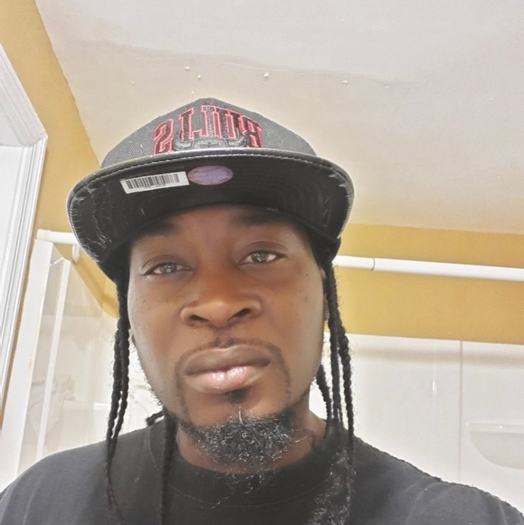 Meet your Posher, Milton - Picture 1 of 1